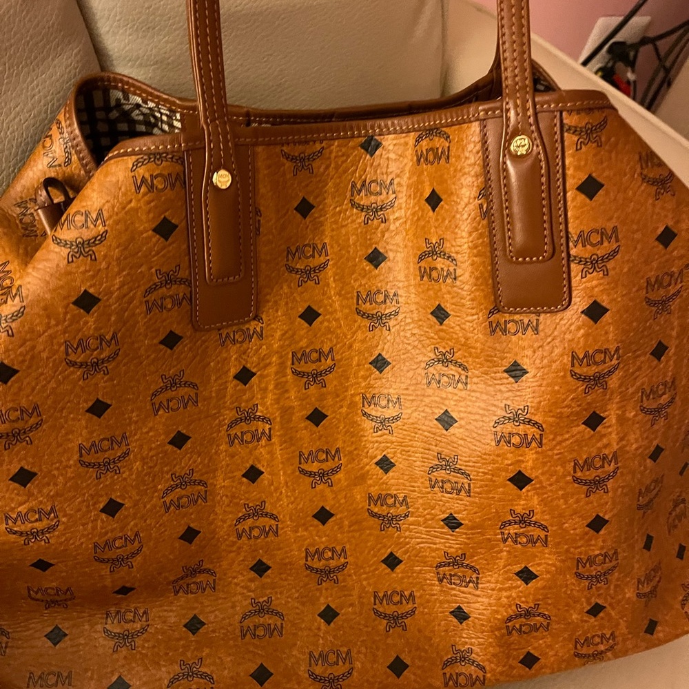 MCM Liz Medium Reversible Tote